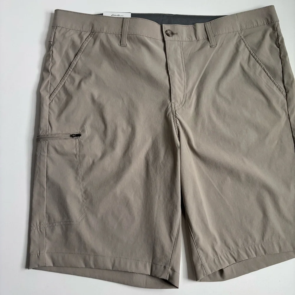 Eddie Bauer Zipper Cargo Short 10” Inseam Active Fit Flat Front In Dune Size 40